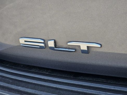 Used 2021 GMC Yukon XL SLT w/ SLT Premium Package RWD image 11