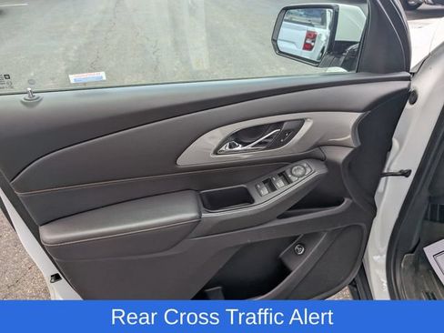 Used 2019 Chevrolet Traverse LT FWD image 15