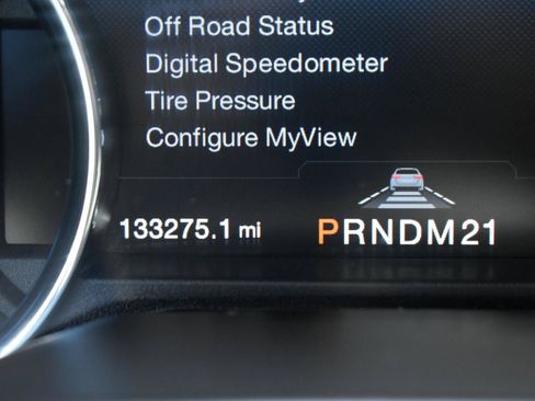 Used 2015 Ford F150 Platinum w/ Equipment Group 701A Luxury AWD/4WD image 17