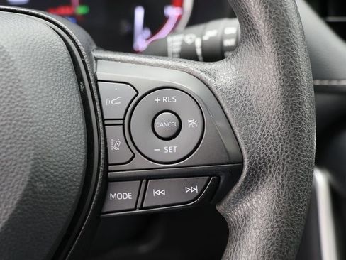 Used 2025 Toyota RAV4 XLE w/ Convenience Package image 21