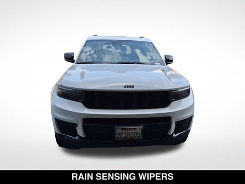 Used 2024 Jeep Grand Cherokee L Altitude RWD image 4
