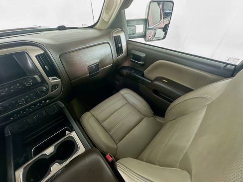 Used 2016 GMC Sierra 2500 Denali w/ Duramax Plus Package image 11