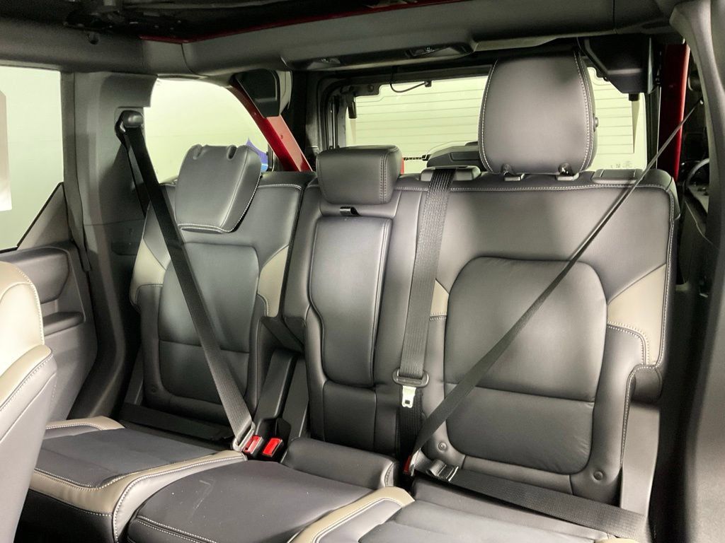 New 2026 Ford Bronco Outer Banks AWD/4WD image 16