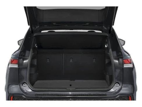 Used 2025 Volkswagen Tiguan SE R-Line FWD image 13