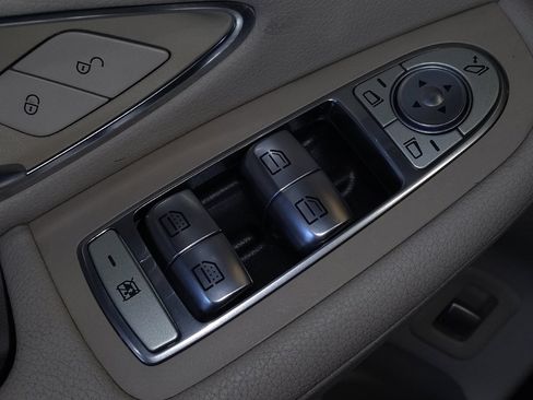 Used 2017 Mercedes-Benz GLC 300 4MATIC w/ Premium 1 Package image 27