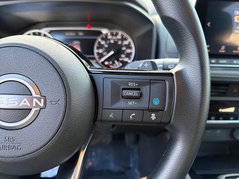Certified 2023 Nissan Rogue SV FWD image 23