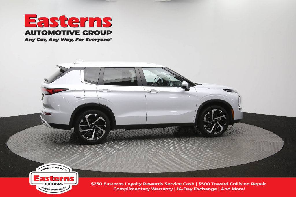 Used 2024 Mitsubishi Outlander SE FWD image 46