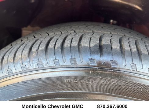 Used 2025 Toyota Corolla LE image 28