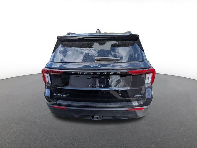 Used 2025 Ford Explorer Active AWD/4WD image 4