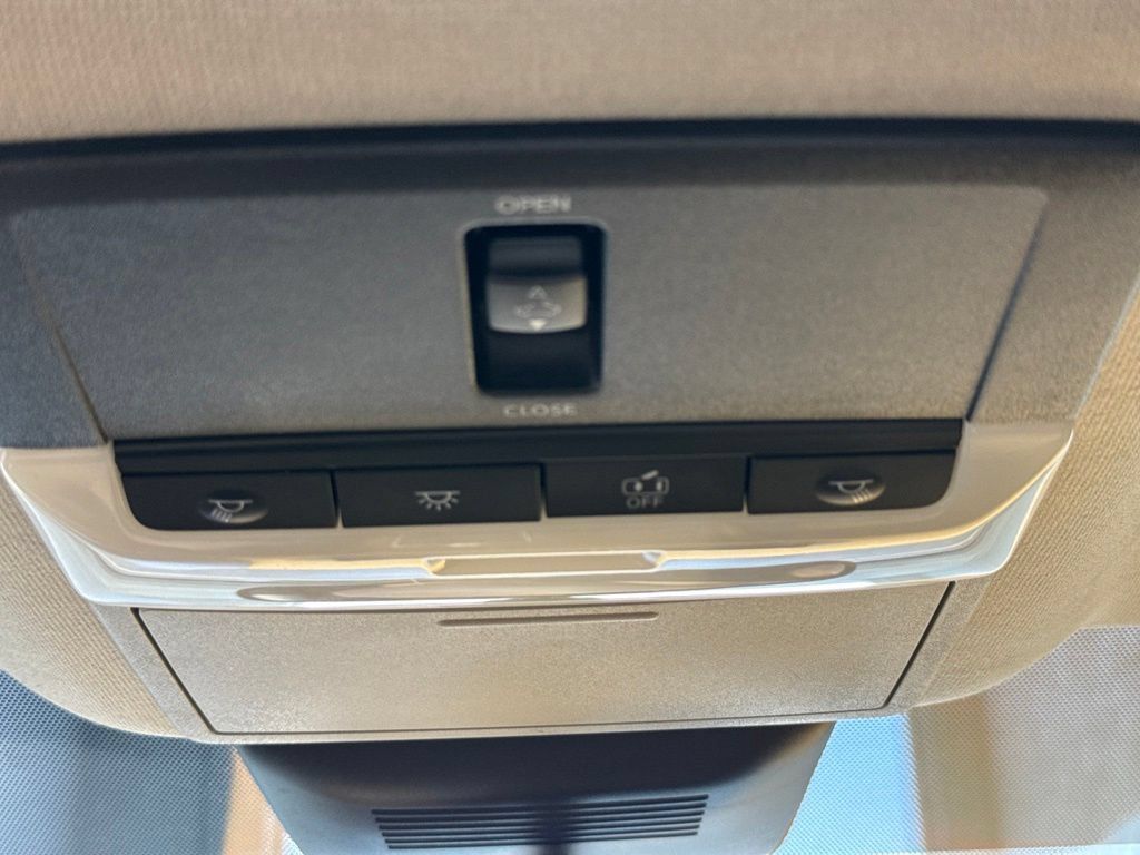 Used 2020 Nissan Sentra SV w/ SV Premium Package FWD image 15