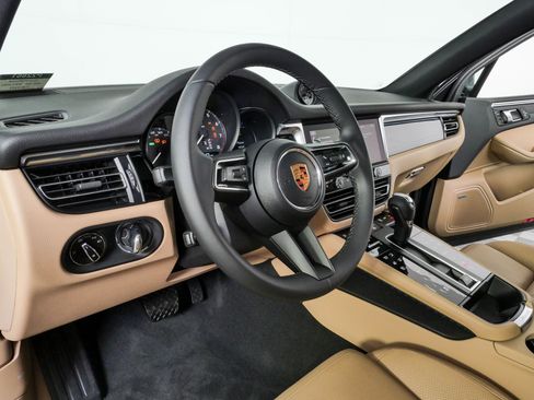 New 2026 Porsche Macan AWD/4WD image 4