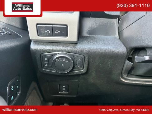 Used 2015 Ford F150 Lariat image 24