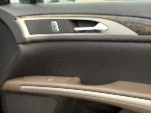 Used 2013 Lincoln MKZ FWD image 27