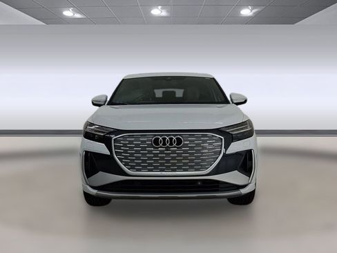 Certified 2023 Audi Q4 e-tron Prestige image 6