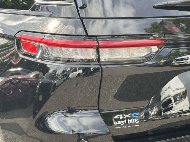 Used 2024 Jeep Grand Cherokee Limited 4xe AWD/4WD image 11