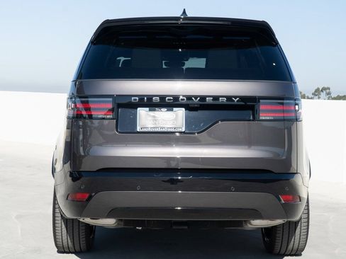 Certified 2025 Land Rover Discovery Dynamic SE AWD/4WD image 4
