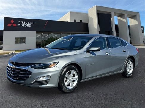 Used 2024 Chevrolet Malibu LT image 1