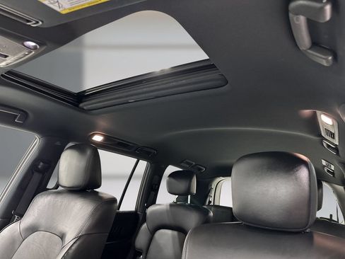 Used 2021 Nissan Armada SL w/ Midnight Edition Package RWD image 17