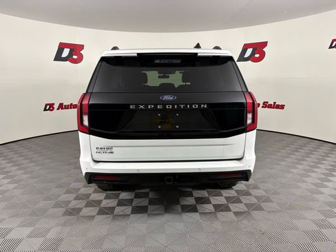 Used 2025 Ford Expedition Active image 5