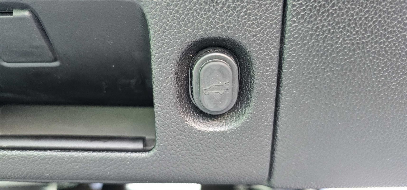 Used 2018 GMC Yukon SLE w/ Convenience Package RWD image 27