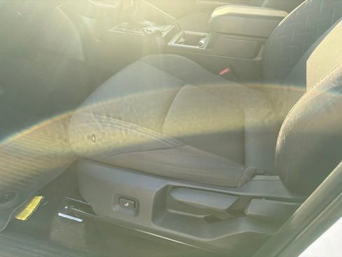 Used 2024 Toyota Tacoma SR5 AWD/4WD image 11