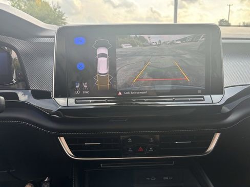 Used 2024 Volkswagen Atlas Cross Sport SEL image 14