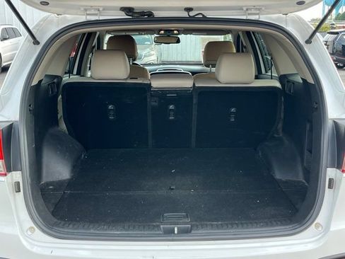 Used 2017 Kia Sorento AWD w/ LX Convenience Package image 13