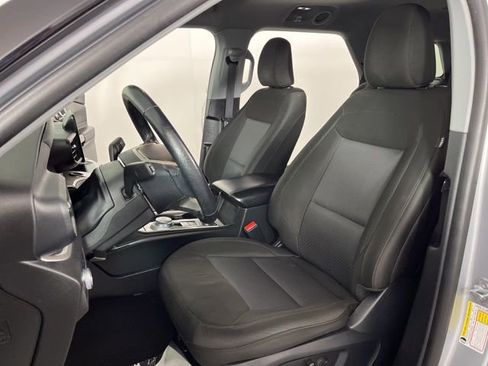 Used 2022 Ford Explorer XLT image 15