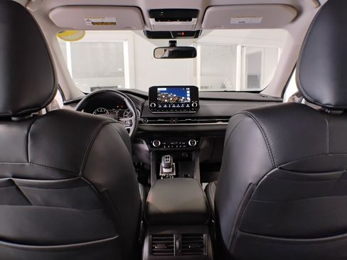 Used 2023 Mitsubishi Outlander SE image 13