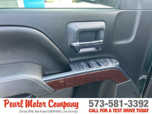 Used 2015 GMC Sierra 1500 SLE w/ SLE Value Package AWD/4WD image 9
