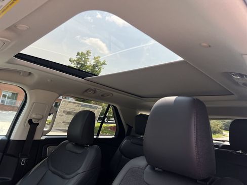 New 2026 Ford Explorer Active w/ Active Comfort Package AWD/4WD image 11