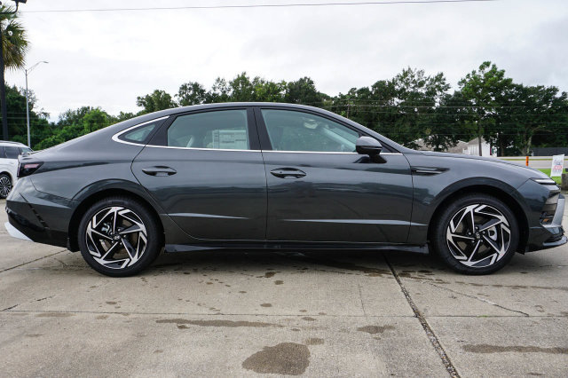 New 2026 Hyundai Sonata SEL FWD image 3