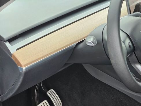 Used 2023 Tesla Model Y Performance image 16