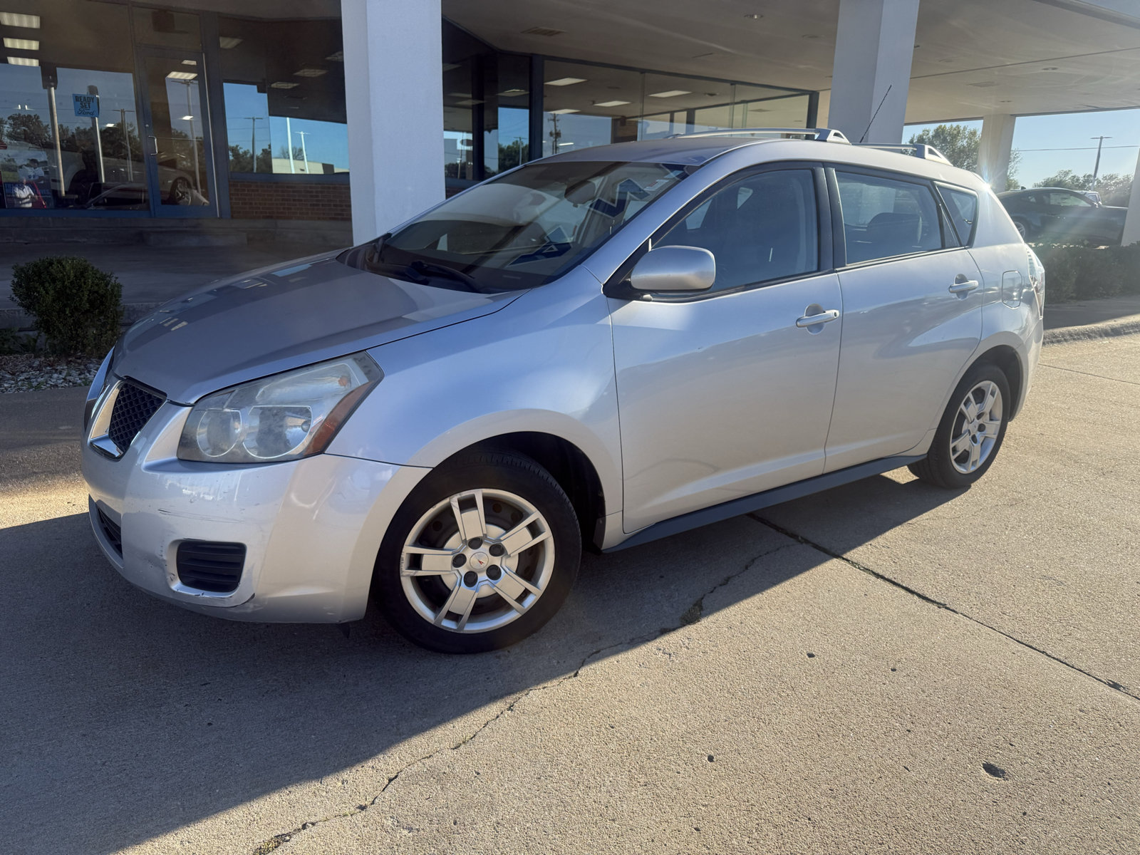 Used 2009 Pontiac Vibe AWD w/ Preferred Package image 2