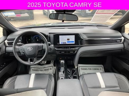 Used 2025 Toyota Camry SE FWD image 18