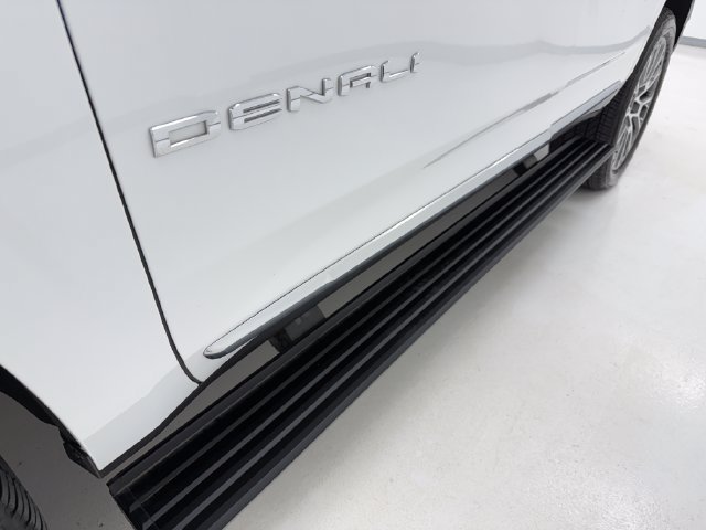 Used 2026 GMC Yukon Denali w/ Sun & Power Step Package RWD image 8