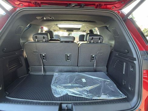 New 2026 Chevrolet Traverse LT w/ Sun and Wheel Package FWD image 13
