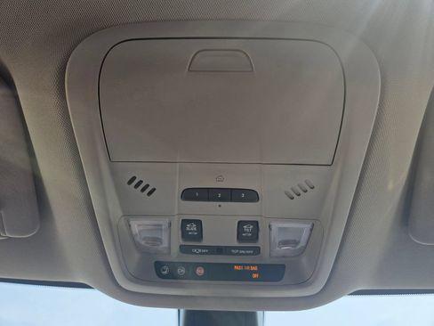 Used 2018 Buick Enclave Avenir AWD/4WD image 34