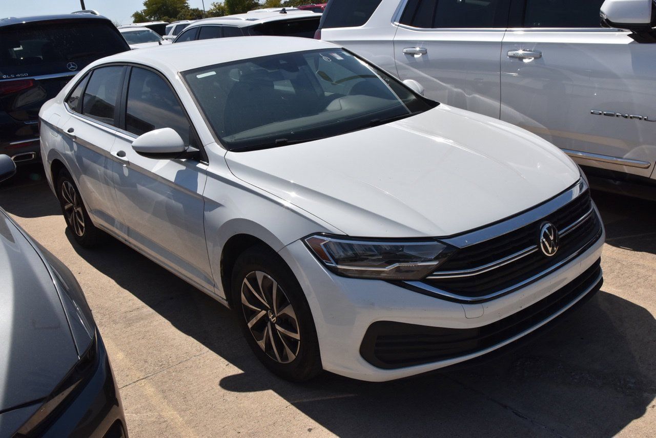 Used 2024 Volkswagen Jetta S FWD image 4