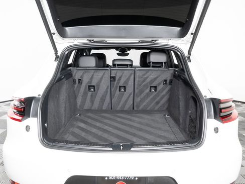 Used 2018 Porsche Macan image 20