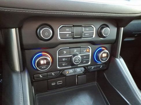 Used 2021 Chevrolet Tahoe LT w/ LT Signature Package image 34