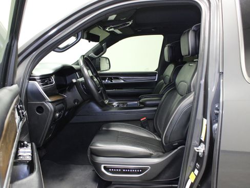 Used 2022 Jeep Grand Wagoneer Series II w/ Flexible Seating Group AWD/4WD image 21