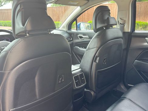 Used 2024 Kia Sportage EX image 26