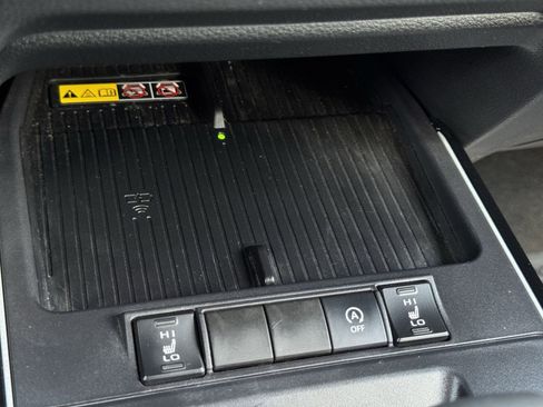 Used 2026 Toyota Corolla Cross XLE w/ Convenience Package FWD image 19