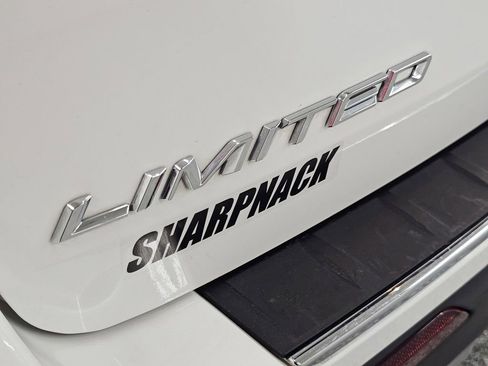 Used 2020 Ford Explorer Limited image 29