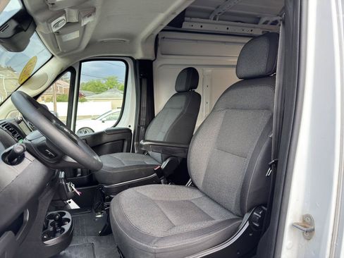 Used 2025 RAM ProMaster 2500 w/ Convenience Group FWD image 14