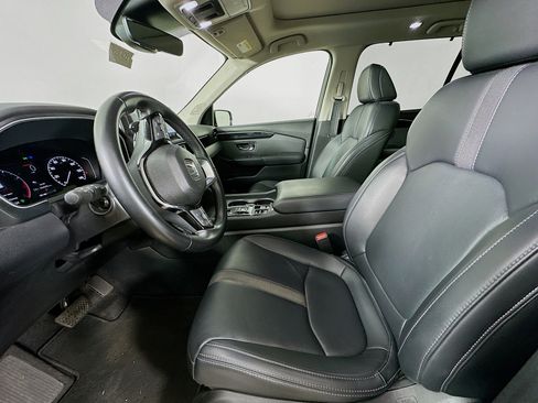 Used 2023 Honda Pilot Touring image 28