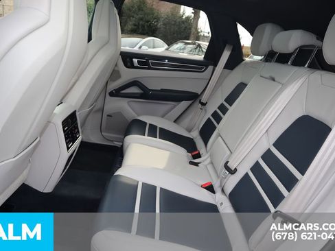 Used 2023 Porsche Cayenne S Platinum w/ Assistance Package image 18