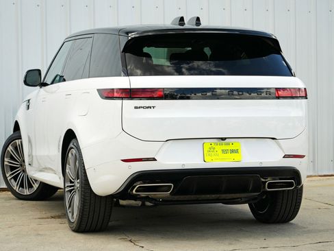 Used 2024 Land Rover Range Rover Sport Autobiography image 6