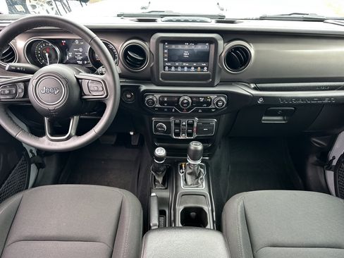 Used 2023 Jeep Wrangler Unlimited AWD/4WD image 12